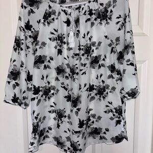 Faded Glory Black and White Floral Blouse